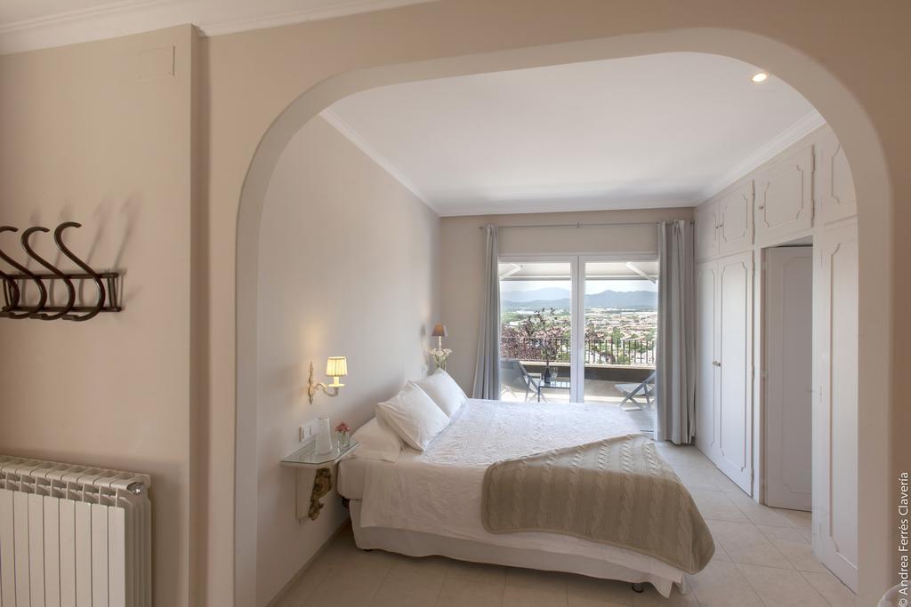Villa Montjuic Girona Room photo